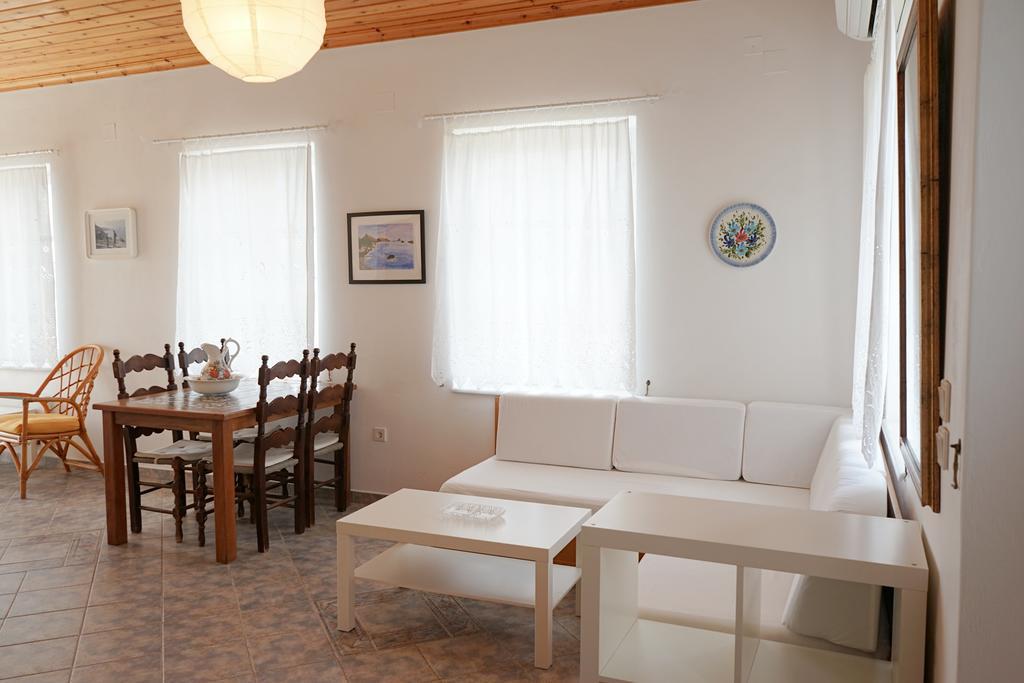 Kiki'S Houses Vlichos Идра Экстерьер фото
