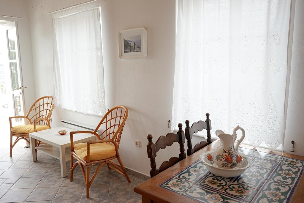 Kiki'S Houses Vlichos Идра Экстерьер фото