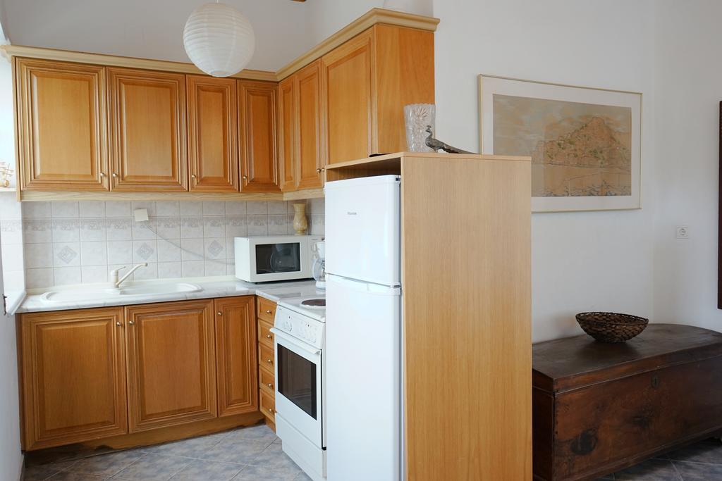 Kiki'S Houses Vlichos Идра Экстерьер фото