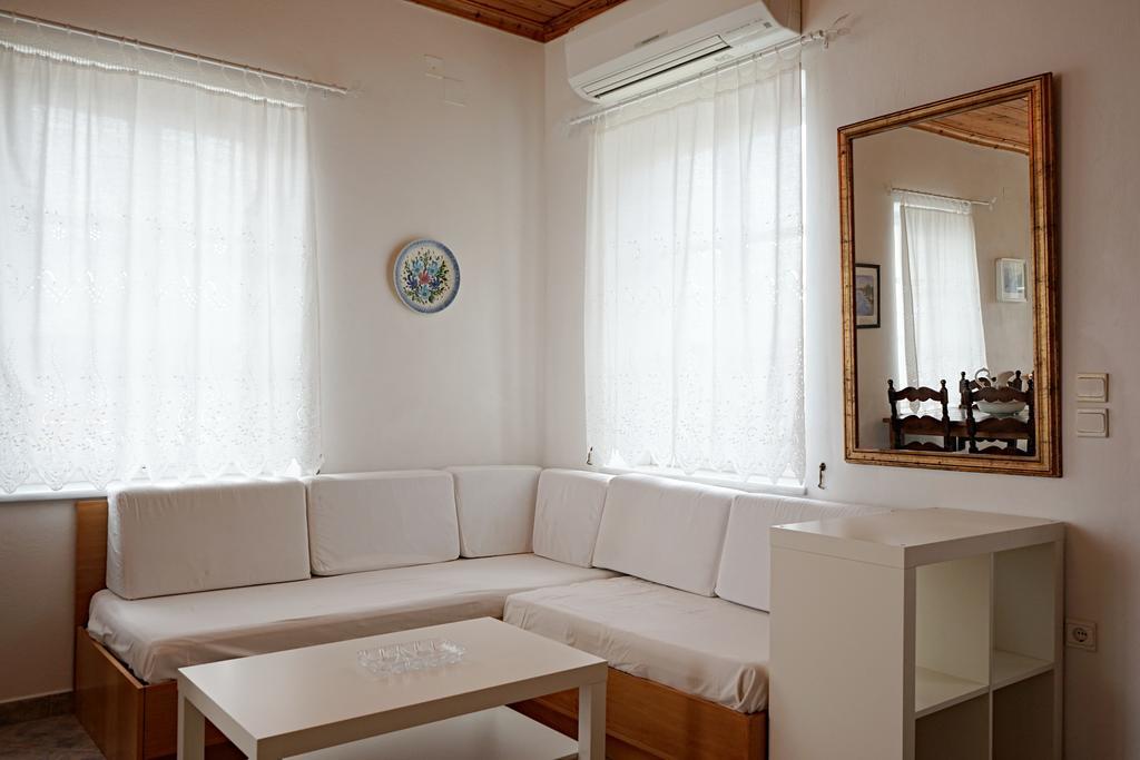 Kiki'S Houses Vlichos Идра Экстерьер фото