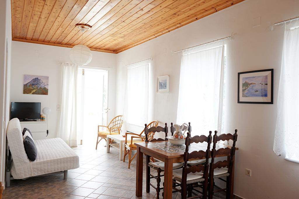 Kiki'S Houses Vlichos Идра Экстерьер фото