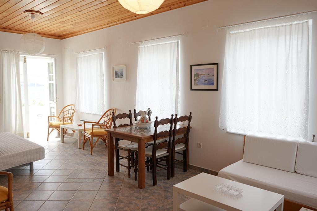 Kiki'S Houses Vlichos Идра Экстерьер фото